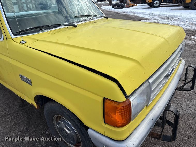 image for item FK1091 1990 Ford F250 Custom pickup truck