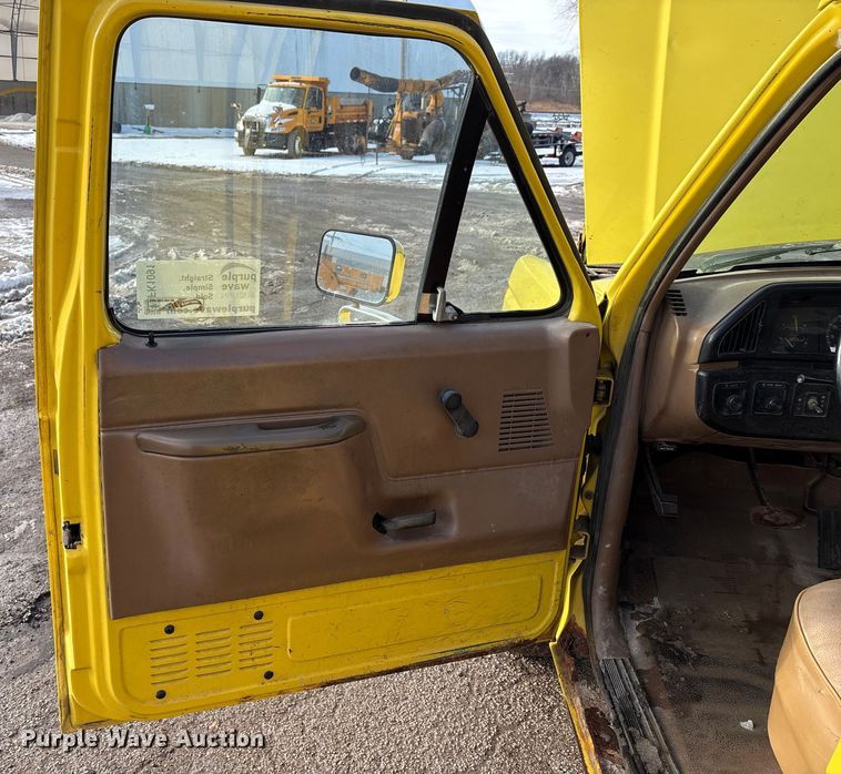 image for item FK1091 1990 Ford F250 Custom pickup truck