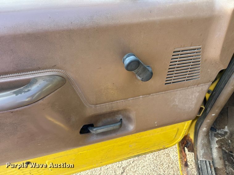 image for item FK1091 1990 Ford F250 Custom pickup truck