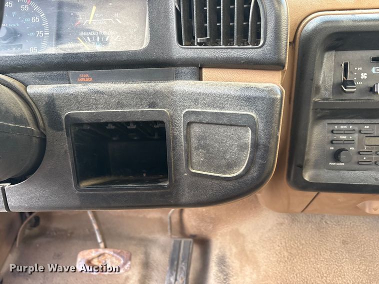 image for item FK1091 1990 Ford F250 Custom pickup truck