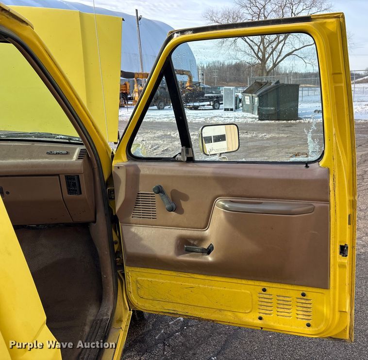 image for item FK1091 1990 Ford F250 Custom pickup truck