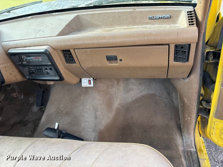image for item FK1091 1990 Ford F250 Custom pickup truck