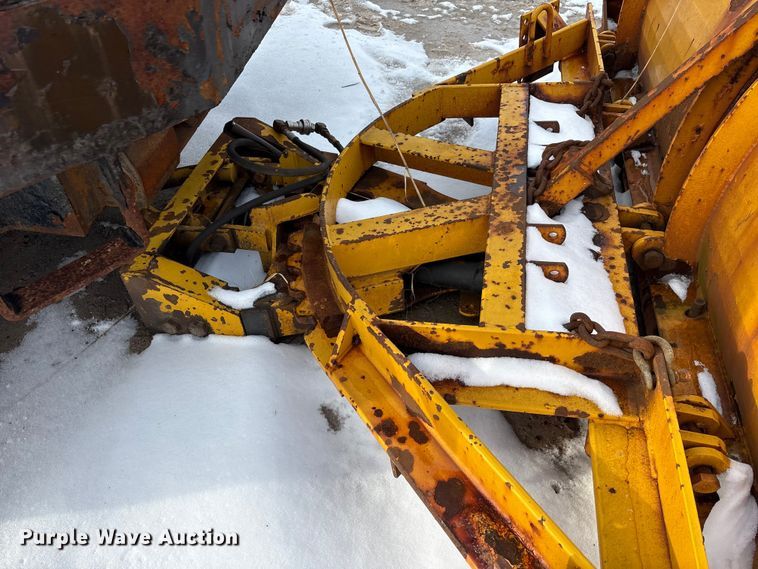 image for item FK1094 1996 International 4900 dump truck