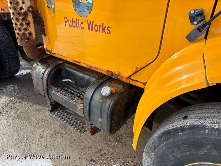 image for item FK1094 1996 International 4900 dump truck