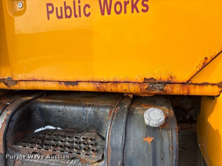 image for item FK1094 1996 International 4900 dump truck