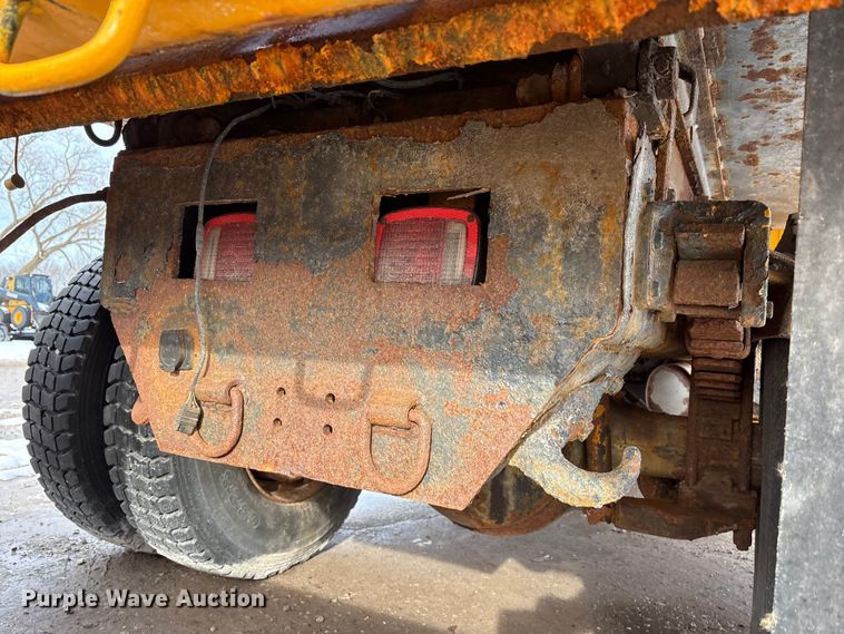 image for item FK1094 1996 International 4900 dump truck