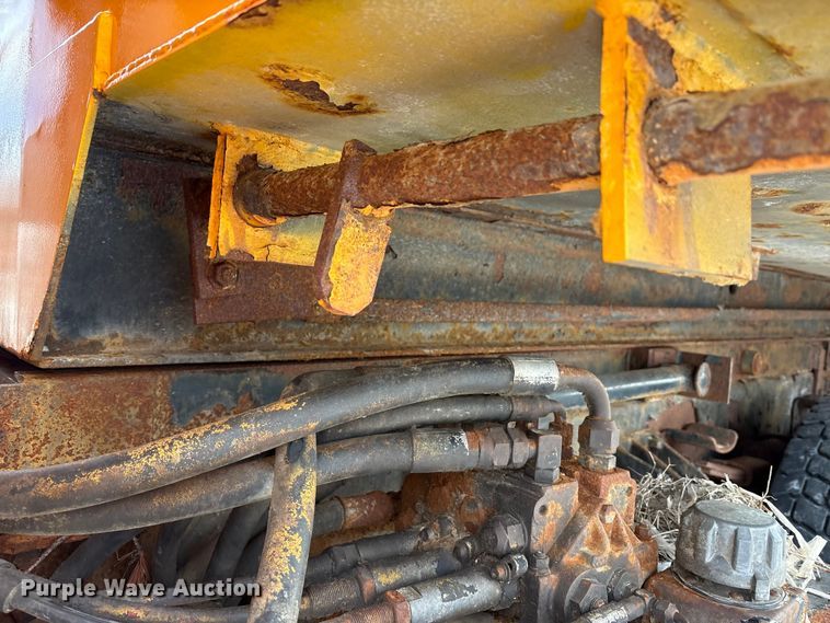 image for item FK1094 1996 International 4900 dump truck