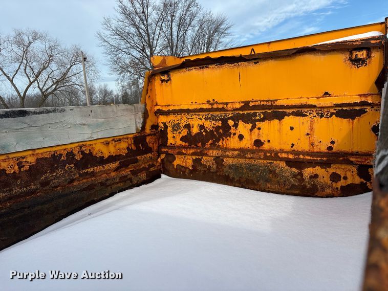 image for item FK1094 1996 International 4900 dump truck