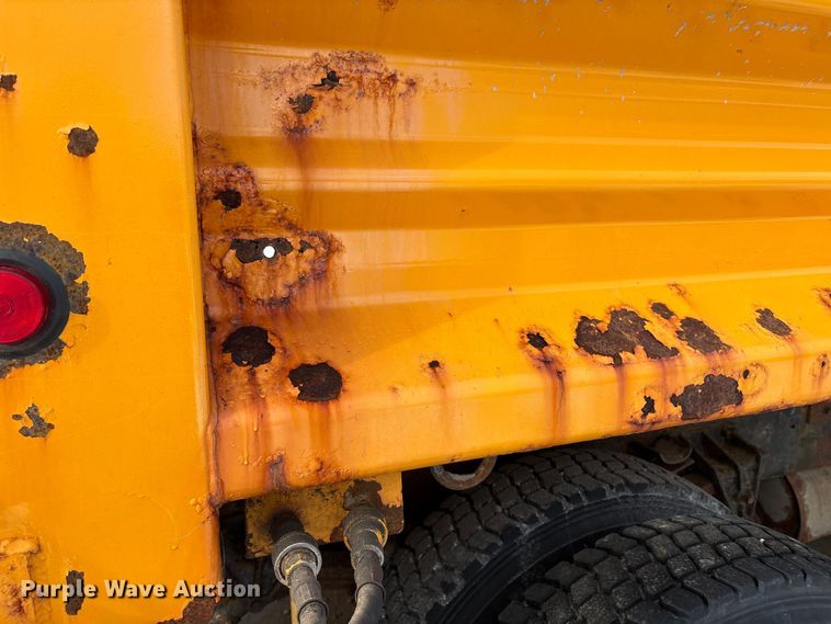 image for item FK1094 1996 International 4900 dump truck