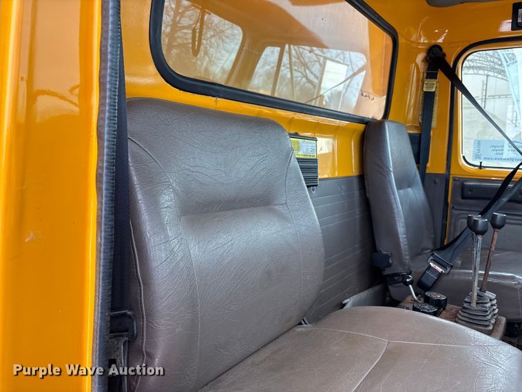 image for item FK1094 1996 International 4900 dump truck