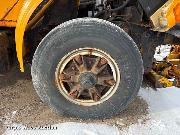 image for item FK1094 1996 International 4900 dump truck