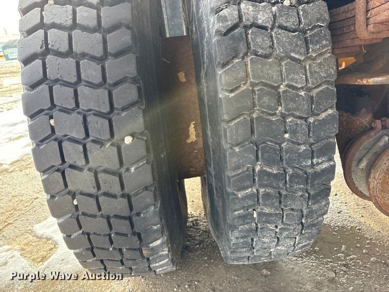 image for item FK1094 1996 International 4900 dump truck