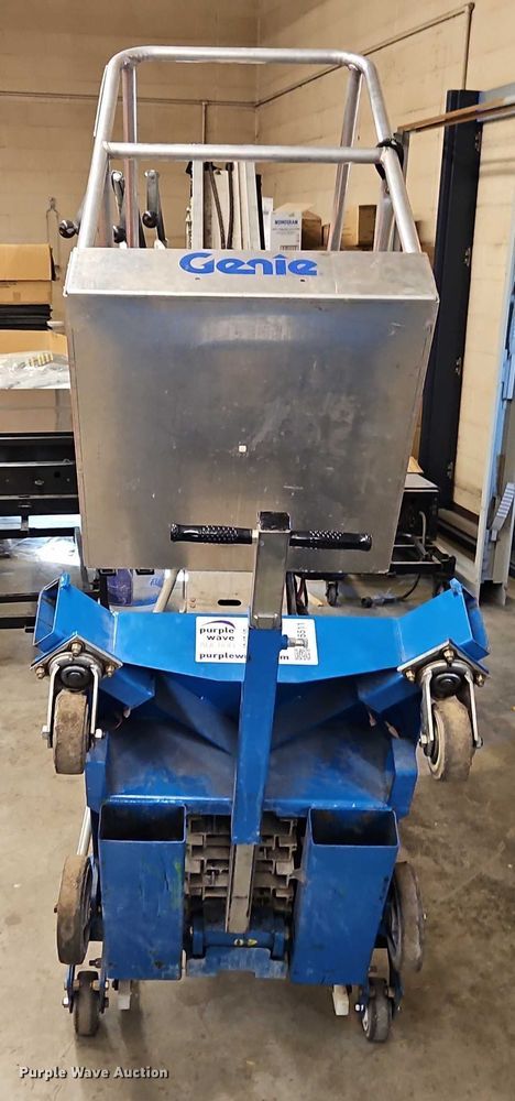 image for item FN5511 2002 Genie AWP-40S vertical lift