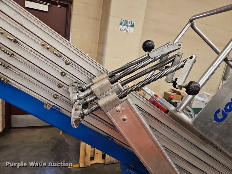 image for item FN5511 2002 Genie AWP-40S vertical lift