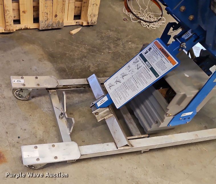 image for item FN5511 2002 Genie AWP-40S vertical lift