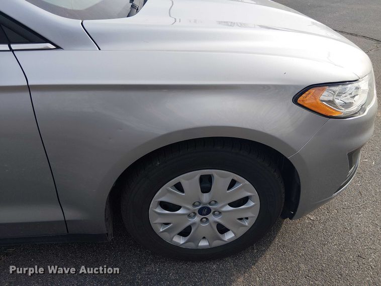 image for item OJ9935 2020 Ford Fusion 