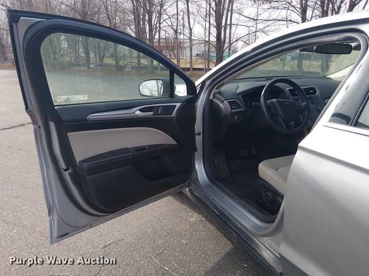 image for item OJ9935 2020 Ford Fusion 