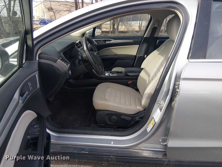 image for item OJ9935 2020 Ford Fusion 