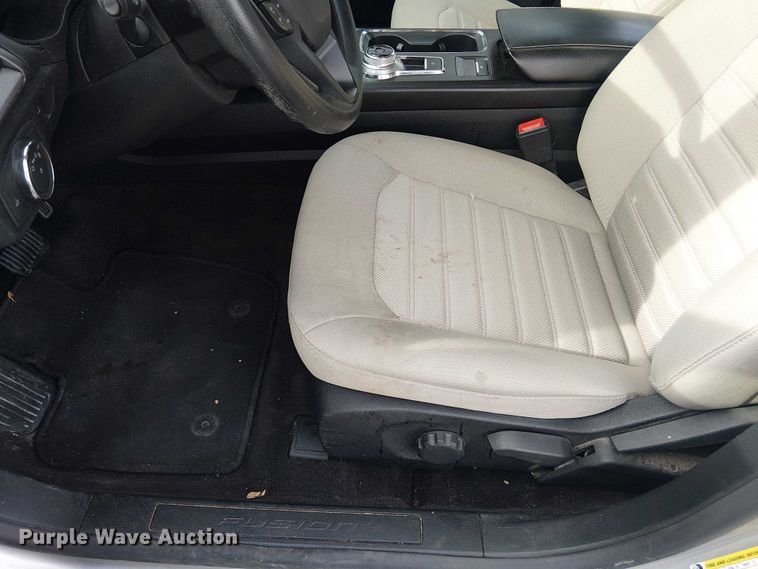 image for item OJ9935 2020 Ford Fusion 