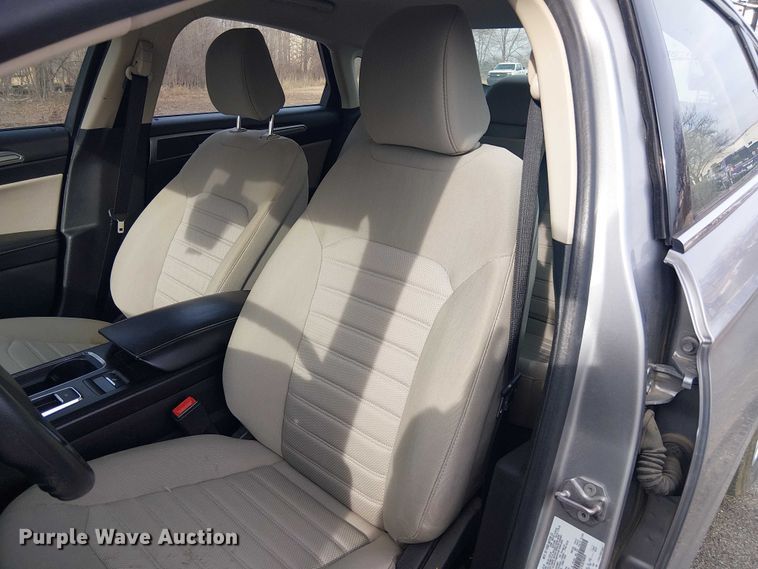 image for item OJ9935 2020 Ford Fusion 