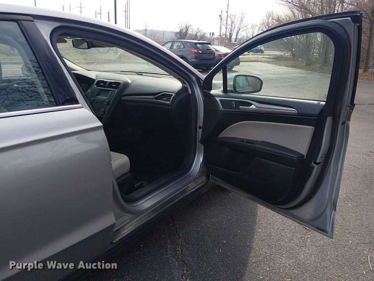 image for item OJ9935 2020 Ford Fusion 