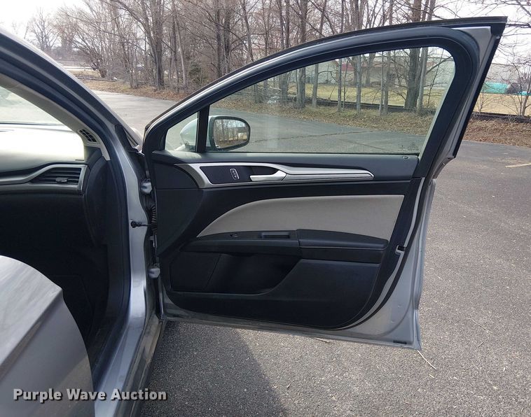 image for item OJ9935 2020 Ford Fusion 