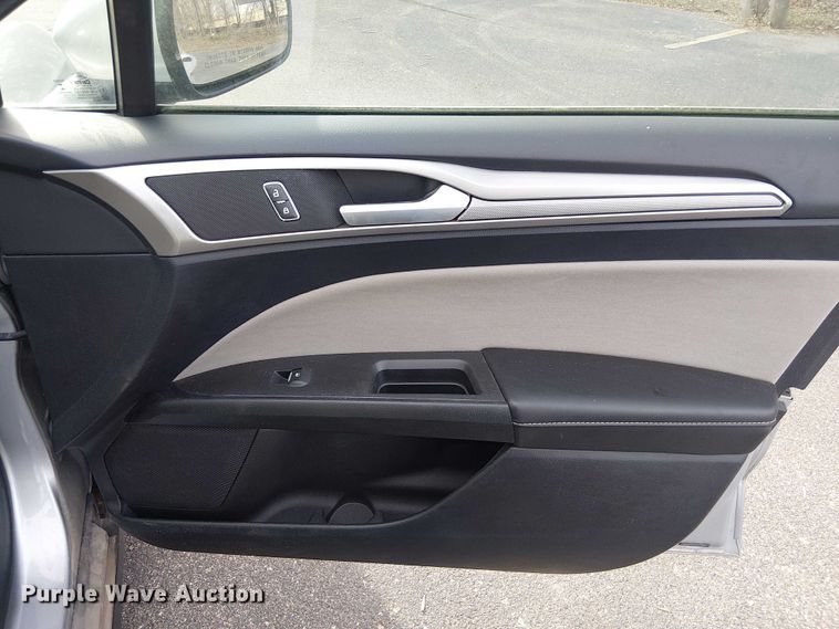 image for item OJ9935 2020 Ford Fusion 