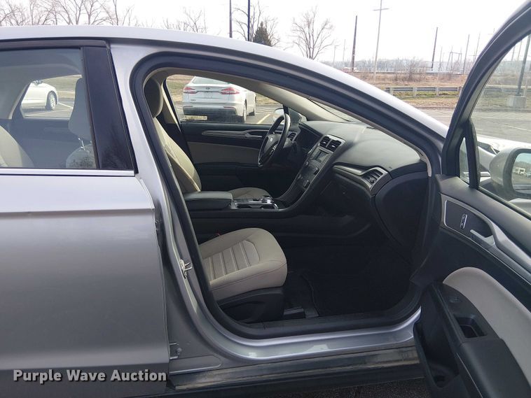 image for item OJ9935 2020 Ford Fusion 