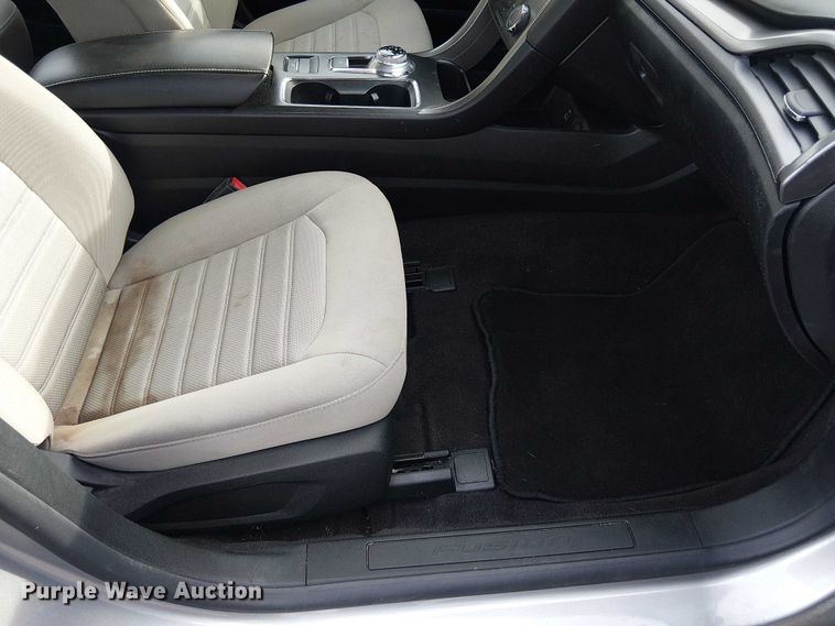 image for item OJ9935 2020 Ford Fusion 