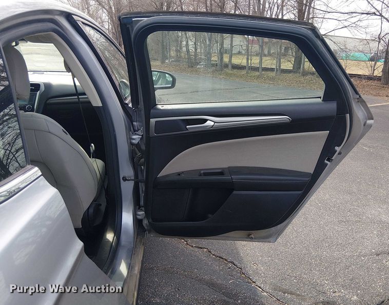 image for item OJ9935 2020 Ford Fusion 