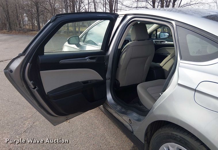 image for item OJ9935 2020 Ford Fusion 