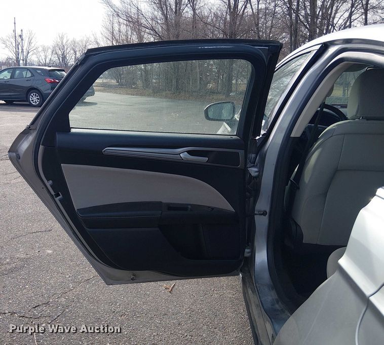 image for item OJ9935 2020 Ford Fusion 