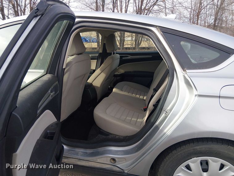 image for item OJ9935 2020 Ford Fusion 