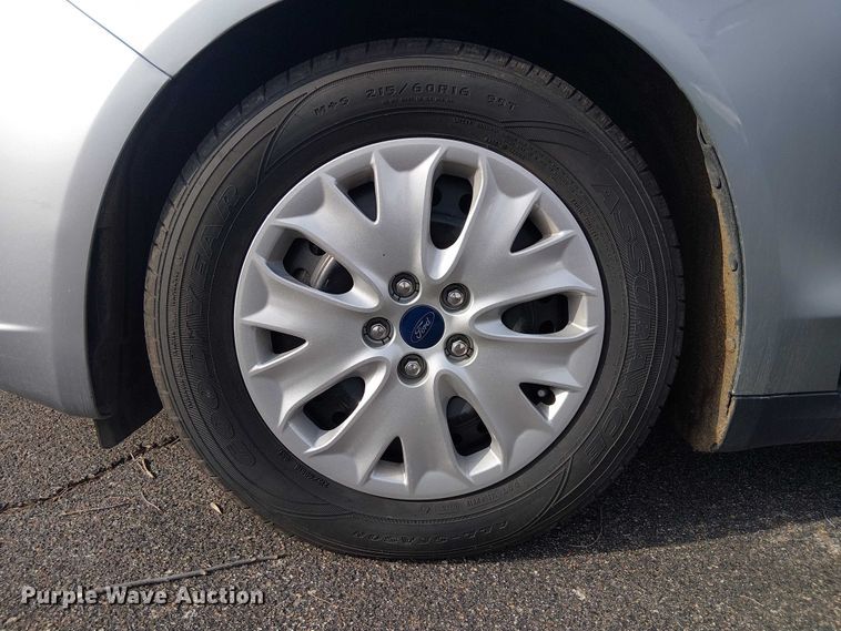 image for item OJ9935 2020 Ford Fusion 