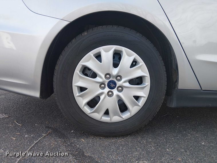 image for item OJ9935 2020 Ford Fusion 