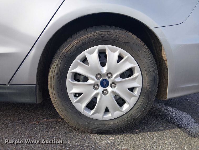 image for item OJ9935 2020 Ford Fusion 