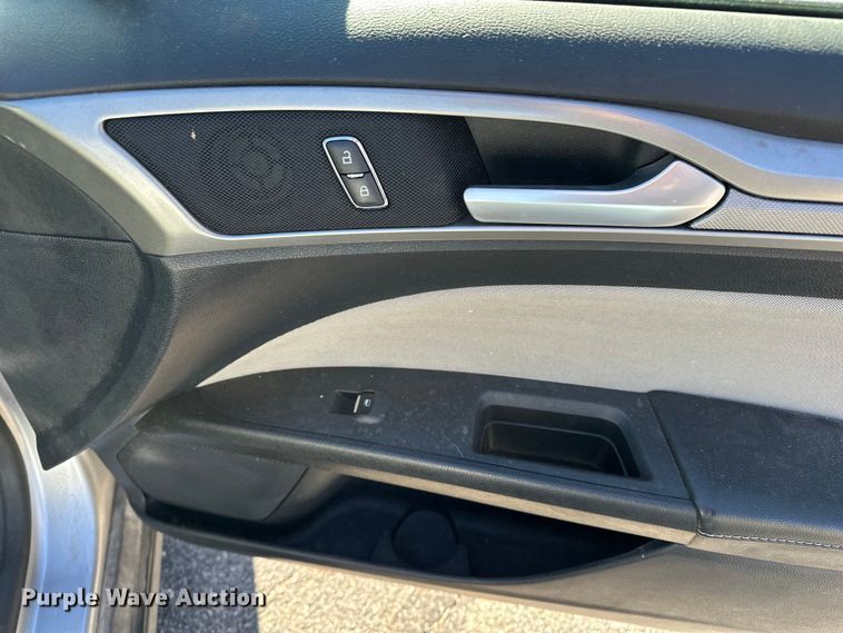 image for item OJ9936 2020 Ford Fusion 