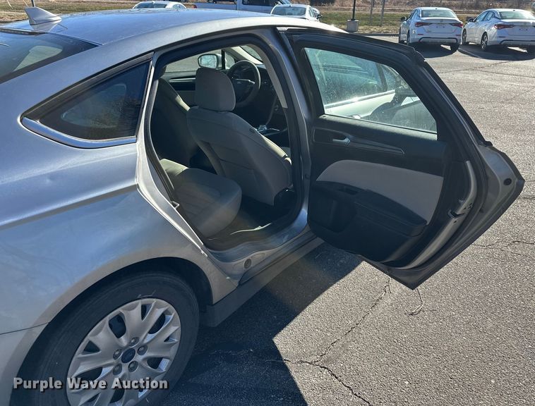 image for item OJ9936 2020 Ford Fusion 