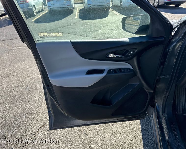 image for item OJ9938 2020 Chevrolet Equinox SUV