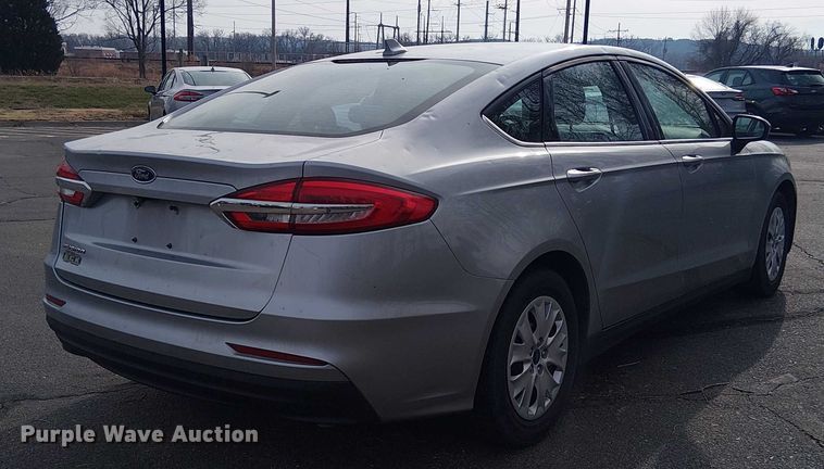 image for item OJ9940 2020 Ford Fusion 