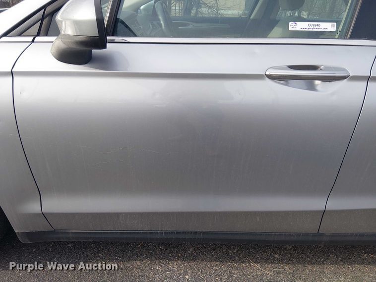 image for item OJ9940 2020 Ford Fusion 