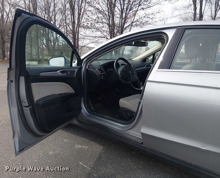 image for item OJ9940 2020 Ford Fusion 