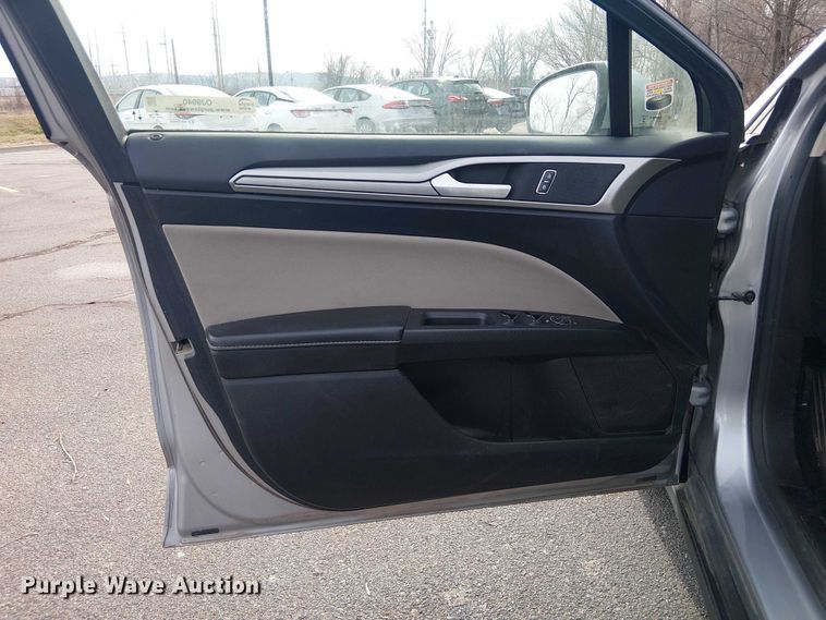 image for item OJ9940 2020 Ford Fusion 