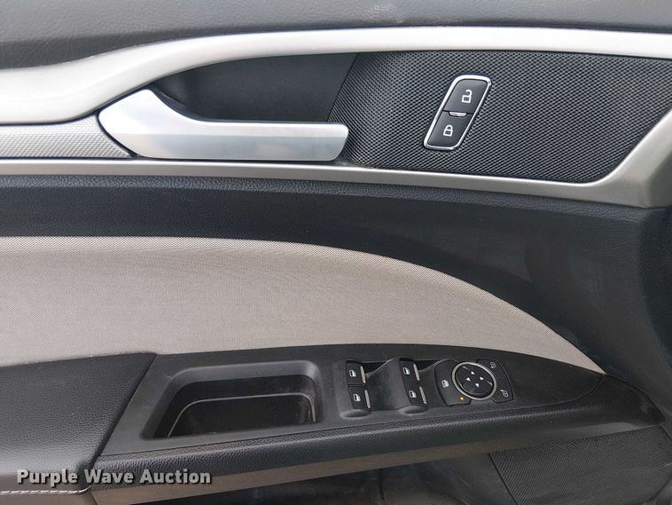 image for item OJ9940 2020 Ford Fusion 