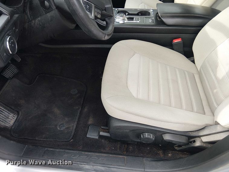 image for item OJ9940 2020 Ford Fusion 