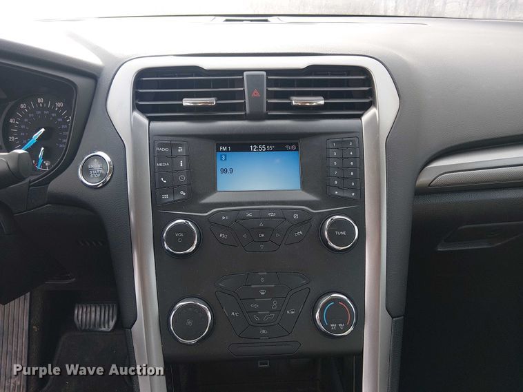 image for item OJ9940 2020 Ford Fusion 