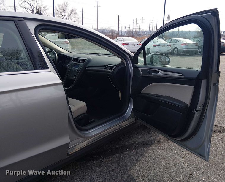 image for item OJ9940 2020 Ford Fusion 