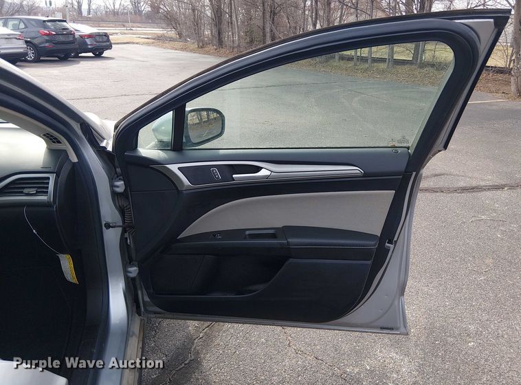 image for item OJ9940 2020 Ford Fusion 