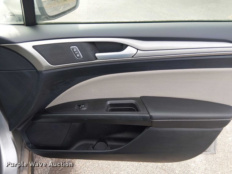 image for item OJ9940 2020 Ford Fusion 