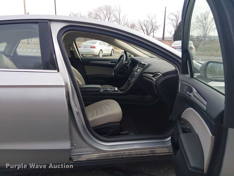 image for item OJ9940 2020 Ford Fusion 